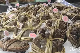 秋天的第一只螃蟹“爬”上餐桌，你尝鲜了吗？图片