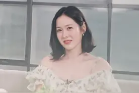 孙艺珍剪短发待产，俏丽短发配碎花裙，有了准妈妈的幸福感觉图片