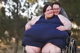 1450斤“超大美女”被高富帅倒追，产下两子后，继续冲击1吨体重图片