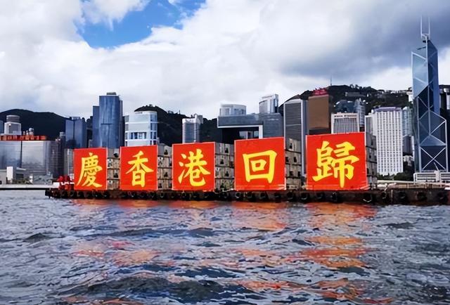 香港财神爷梁锦松，给祖国狂赚3万亿，如今为生4胎花99亿买下医院