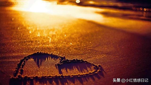 情感美文：深爱从不宣扬，思念落至无声