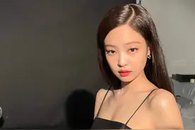 “人间香奈儿”Jennie：坐拥60亿韩元独栋别墅，一套穿搭就要21万图片