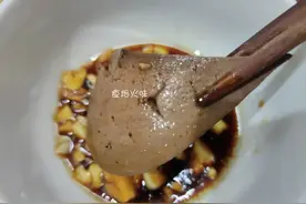秋季，少吃猪肉多吃猪肝！含铁是猪肉的10倍，补血明目，可别错过图片