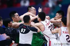 官宣禁赛+罚款！韩德君与威姆斯爆发冲突！韩德君鼻骨骨折图片