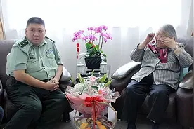 11年，毛新宇携妻看望找回毛岸英两兄弟的李云，刘滨：第一次听说图片