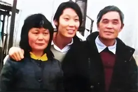 父亲为不打扰她训练，隐瞒弟弟去世，朱婷：弟弟治病的钱我来还图片