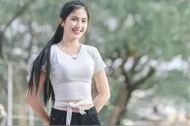 老挝美女远嫁中国，婚礼上她向丈夫提了一个要求，丈夫直言办不到图片