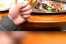 馋！流着口水看完了舰载机飞行员的午餐#食堂 #炊事班 #军营伙食连续剧 （作者：兰宁 天淏 倪帅 化禄 编辑：晨雨 伟帅 孙婉 ）