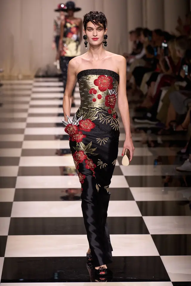 ������Armani Priv�� 2023 �ﶬ�߶�ϵ��Ůװ