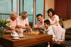 40岁，存款达到800万，能够过上一个什么样的生活？过来人：焦虑图片