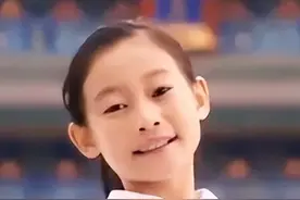 2008年，那个唱《北京欢迎你》第一句的9岁小女孩，如今怎样了？图片