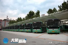 老人、学生乘坐公交更加方便！河南将实现公交卡、健康码“二合一”图片