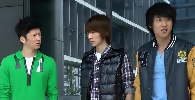 《铠甲勇士拿瓦》九成欧克瑟都由端木燕消灭，队友在干嘛？