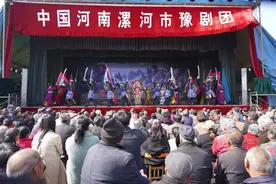 灵寿县岔头镇：小山村请来名戏班 老百姓家门口过“戏瘾”图片