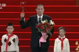 英雄机长刘传健，万米高空生死迫降，34分钟拯救128人生命图片