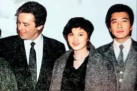 看了周里京与阿兰德龙1987年的合照，才知为啥叫他：北电第一美男图片