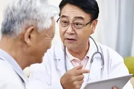 医生提醒：60岁以后体检，没必要每项都做，做好4个检查即可图片