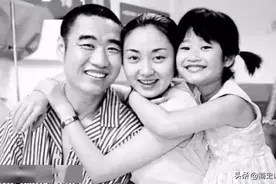 歌手丛飞夫妇相继离世，两个幼女成遗孤，15年后两个女儿考入名校图片