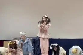 尊严和底线不能丢！中国女偶像在韩国拜年没下跪，结果被骂上热搜图片