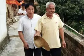49岁广西男子娶了个19岁的媳妇，21年间生了15个孩子，为何？图片