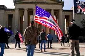 中美这样对抗下去，谁先倒下？专家：美国或将于2024年爆发内战图片