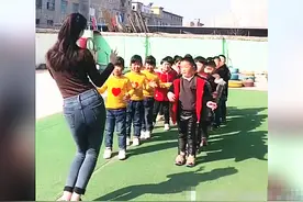 家长不满怒斥：不配当老师！幼儿园老师摆拍热舞怎么了？图片