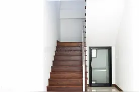 楼梯房住在四楼的体验图片
