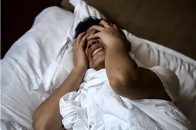 三名富婆下药猥亵19岁少年，使其丧失性功能，法院：不构成强奸图片