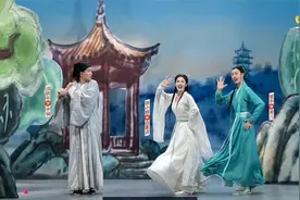 《一年一度喜剧大赛2》中，小婉管乐的《千年就一回》惊喜感满满图片