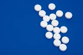 冠心病患者常用药：阿司匹林的前世今生，盲目服用可能伤身图片