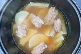 夏季出汗多，常给家人喝这汤，营养极高，清热消暑，越喝越健康图片