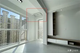 若再装房，阳台晾衣架一定这样“侧装”，省空间又实用图片
