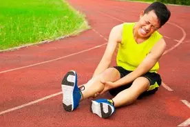 夜间睡觉时突然腿抽筋，就是缺钙？错！还有这四个原因，注意一下图片