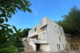 躺平了！不在城里买房的年轻人，花300万回村盖别墅，值吗？图片