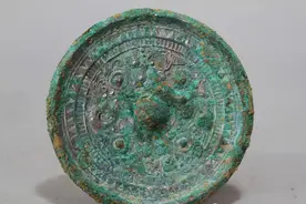 焦作温县发现古墓葬10座，出土陶器、铜器、铜钱等各类器物约34件图片