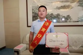 徒手爬楼救人之后：我不想通过这件事儿成为“网红”图片