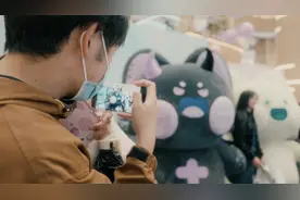 “猫饼”“鲨蕉”“黑凤梨” 玩具是什么？就是要好玩！图片