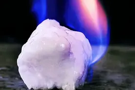 前些年号称能替代石油的"可燃冰"，为何没动静了？我国还在开发吗图片