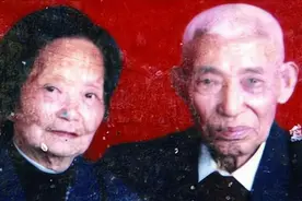 97年四川80岁老人再婚，新婚之夜聊天，发现新郎是牺牲60年的丈夫图片