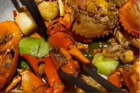 被指用小蟹钳偷换大蟹钳，七欣天：小钳属断肢再生，并无调换图片