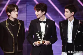 王俊凯易烊千玺粉丝互撕后，王源更新动态：不愧是刚哥图片