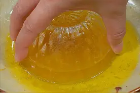 我家孩子特别爱吃盐焗手撕鸡，但是我从不出去外面买，自己...图片