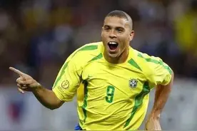 世界杯的冠军01：2002年的巴西队图片