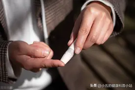 阿卡波糖是常用的降糖之一，吃后爱放屁怎么办？科学服用注意4点图片