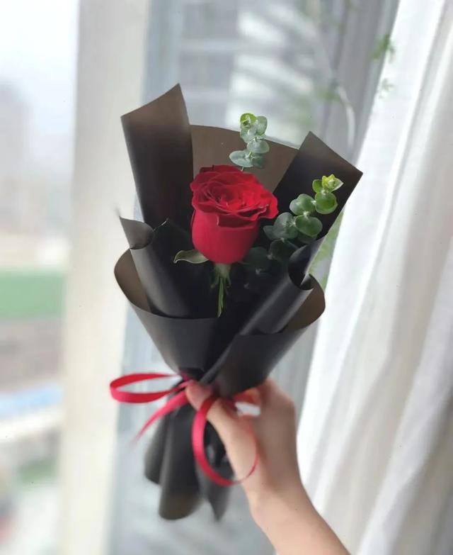 情人节送花,别只想到红玫瑰!