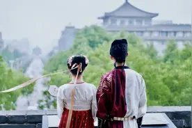 来西安，总要穿一次汉服吧！图片