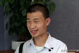 北大韦神“沉浸式”讲课，教室里学生没有几个，北大教授给出解释图片