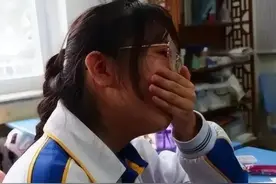 辽宁一高一女生自曝，继父在她房间装摄像头，母亲还早就知道此事图片