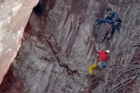 2001年，湖南张家界发现隐秘暗洞，内藏李自成宝藏，价值近7000万图片