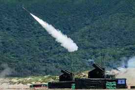 台军今日演习模拟解放军“犯台”拟邀蔡英文登舰观摩图片